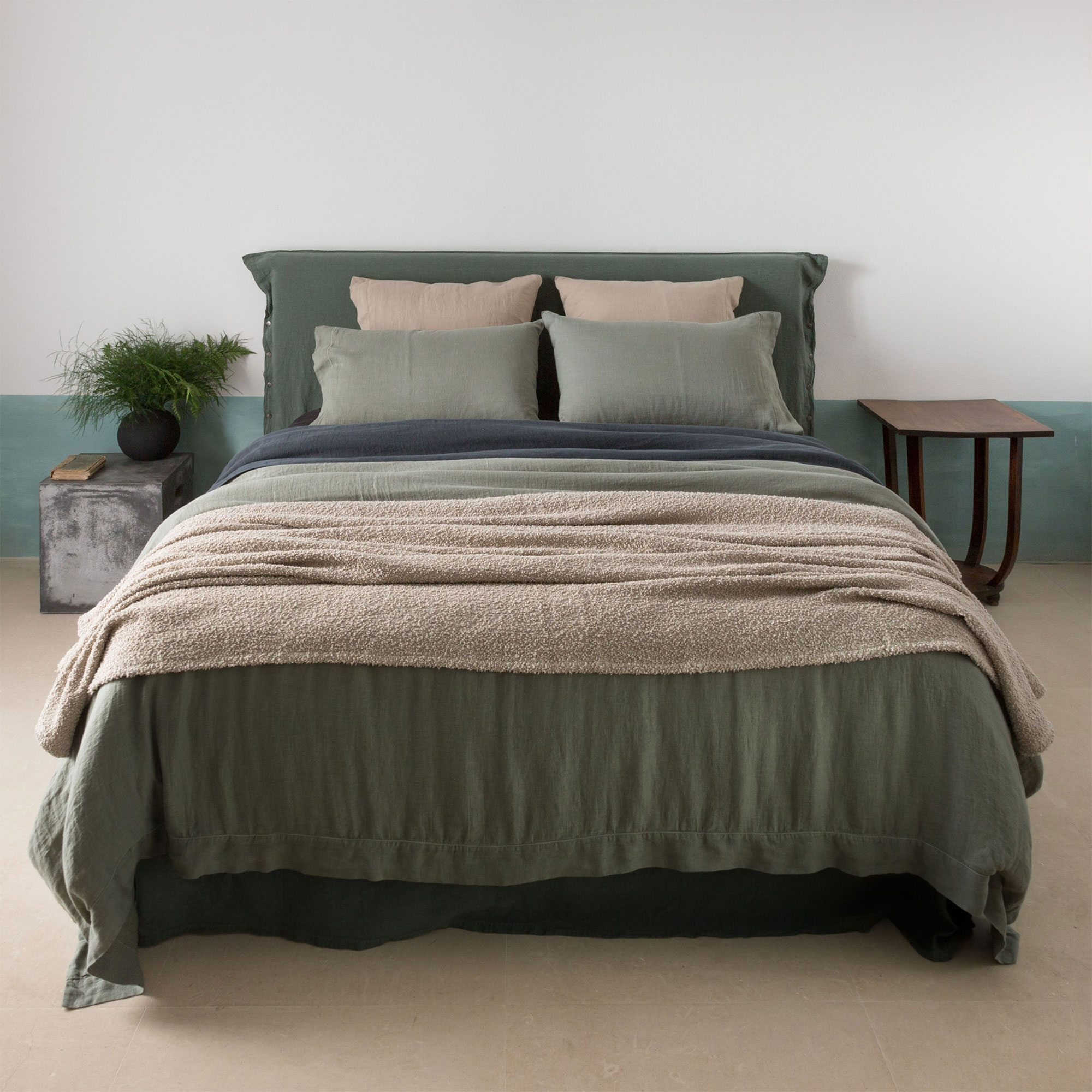 Lissoy's Lin Satin Duvet and Sham Set