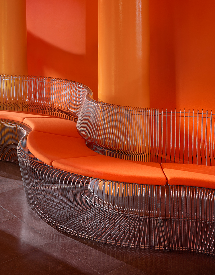 Pantonova modular wire seating system